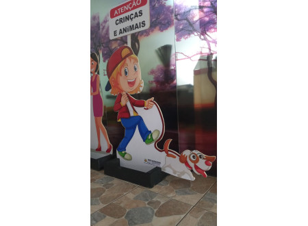 BONECO DE SINALIZAÇÃO ATENÇÃO CRIANÇAS E ANIMAIS 